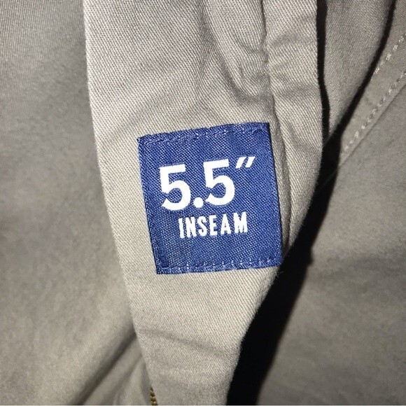 Chubbies Men's The Silver Linings 5.5” Grey Elastic Waistband Shorts - Picture 7 of 8